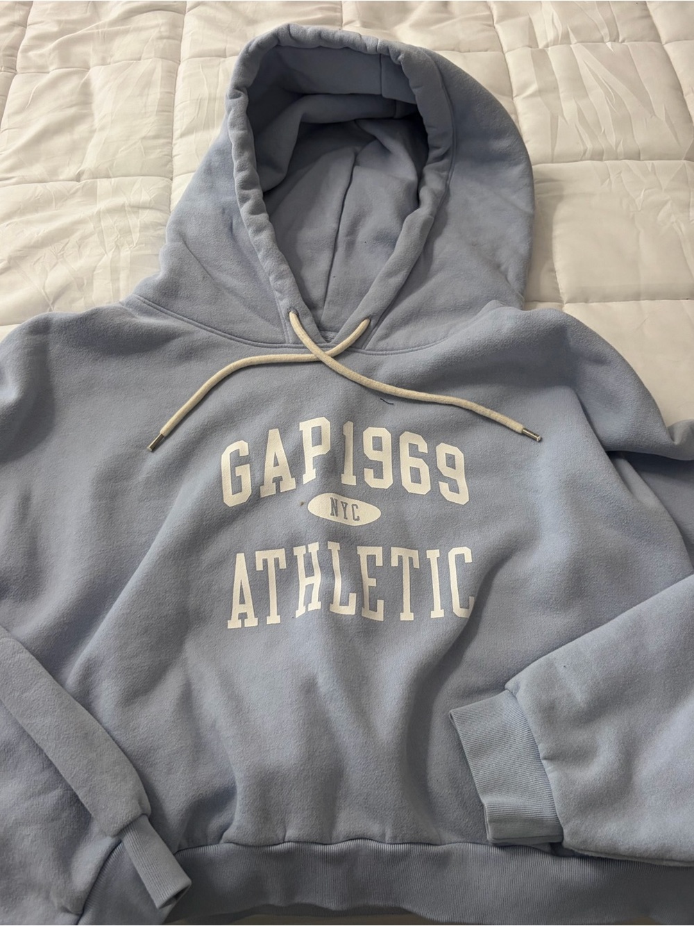 Women’s GAP cropped hoodie